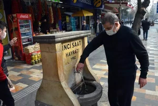 Boşa akan çeşmeyi kapatana hediye verdi Boşa akan çeşmeyi kapatana hediye verdi