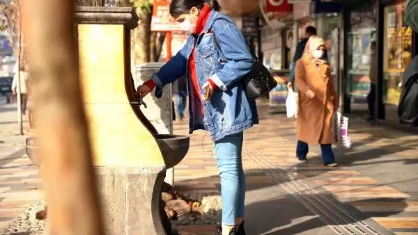 Boşa akan çeşmeyi kapatana hediye verdi Boşa akan çeşmeyi kapatana hediye verdi