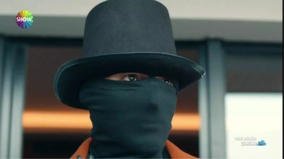 Çukurdaki maskeli kim? Çukur maskeli dövüşçü adamın adı ne? Çukur'daki gizemli adam kim?