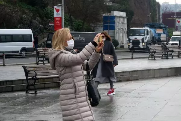 DEV YOLCU GEMİSİNİN YARI GÖVDESİ İSTANBUL BOĞAZI'NDAN BÖYLE GEÇTİ