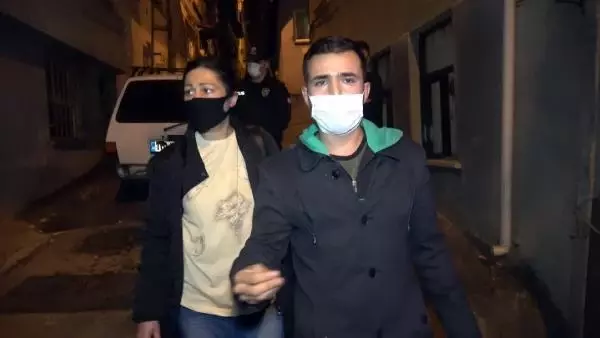 Üstlerine kaynar su döküp sopayla saldıran kadın mahalleyi çileden çıkardı! Çöpünü çıkarmaya korkan var Üstlerine kaynar su döküp sopayla saldıran kadın mahalleyi çileden çıkardı! Çöpünü çıkarmaya korkan var