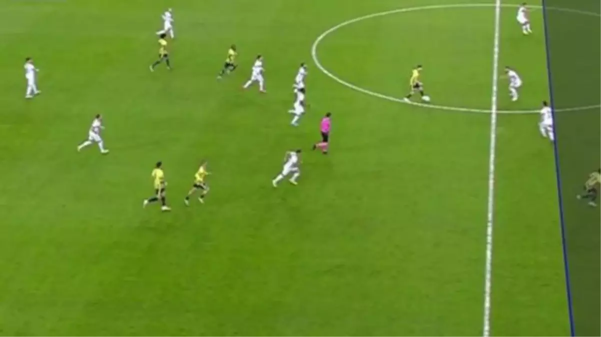 Fenerbahçe-Alanyaspor maçındaki VAR çizgisi dünya basınının gündeminde