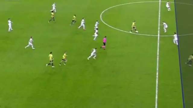 Fenerbahçe-Alanyaspor maçındaki VAR çizgisi dünya basınının gündeminde Fenerbahçe-Alanyaspor maçındaki VAR çizgisi dünya basınının gündeminde