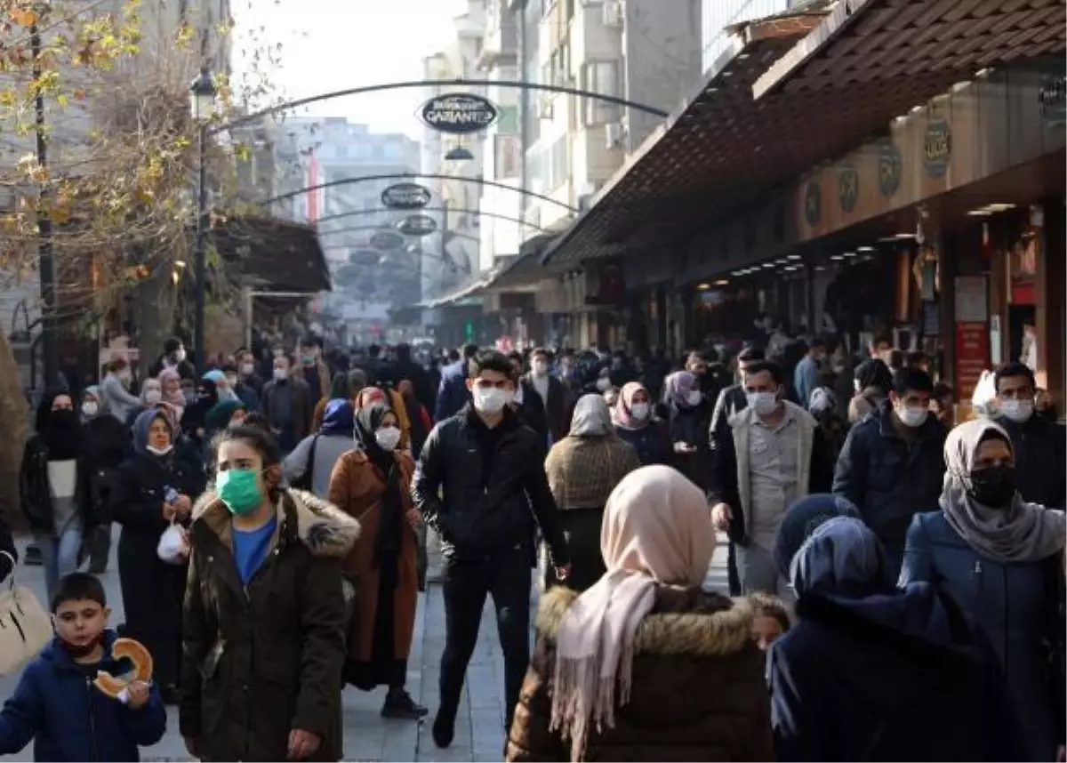 Gaziantep'te çarşılarda yoğunluk