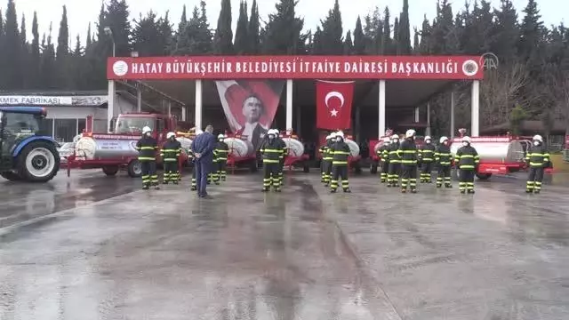 Gönüllü itfaiyeciler sahada ekiplere destek vermeye başladı Gönüllü itfaiyeciler sahada ekiplere destek vermeye başladı