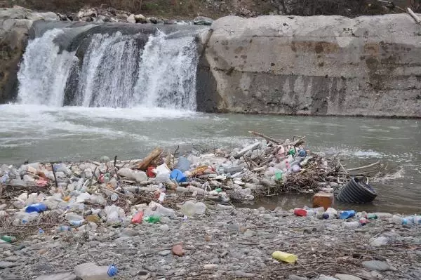 Harşit Çayı'nda kirlilik Harşit Çayı'nda kirlilik