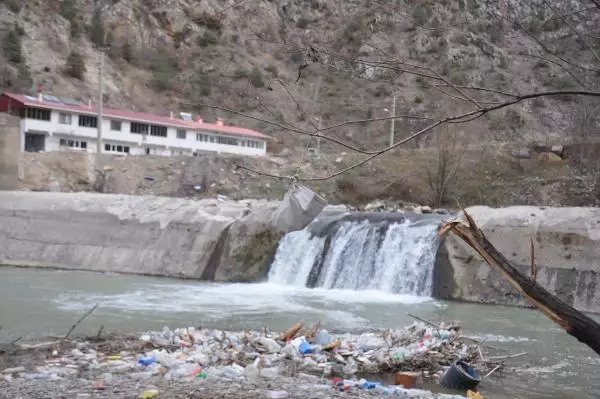 Harşit Çayı'nda kirlilik Harşit Çayı'nda kirlilik