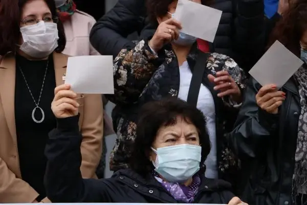 Son dakika haber: Kadınlardan, 'İşkenceci eşini öldüren Melek serbest bırakılsın' çağrısı Son dakika haber: Kadınlardan, 'İşkenceci eşini öldüren Melek serbest bırakılsın' çağrısı