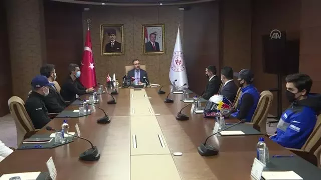 Son dakika gündem: Gençlik ve Spor Bakanı Kasapoğlu milli sporcuları kabul etti