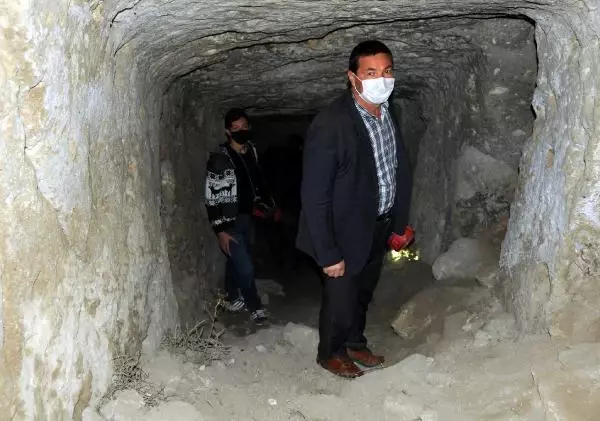 Kayseri'de 6 bin yıllık tarihi yer altı yerleşim yeri, definecilerin hedefi oldu Kayseri'de 6 bin yıllık tarihi yer altı yerleşim yeri, definecilerin hedefi oldu