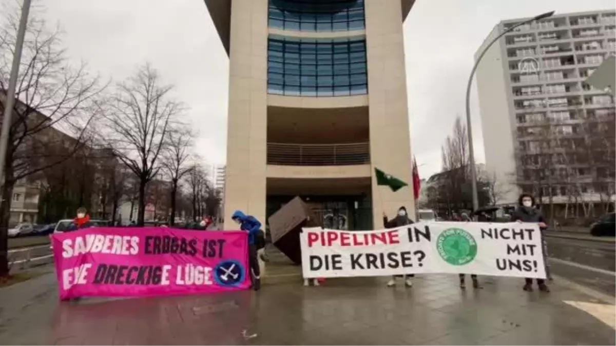 Kuzey Akım 2 doğal gaz boru hattı projesi Berlin'de protesto edildi