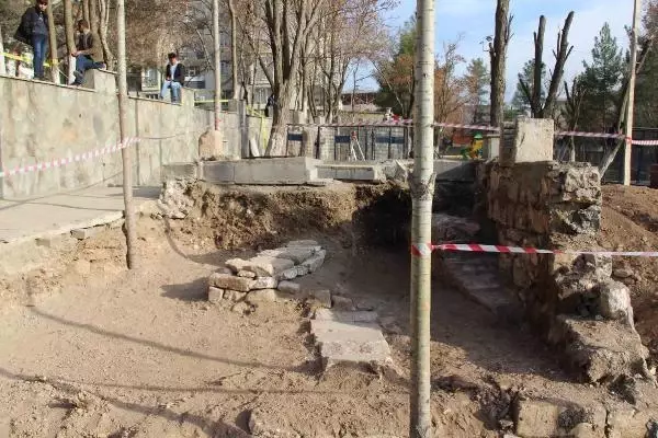 Sultan 1'inci Kılıçarslan ile kızı Saide Hatun'un mezarları, Diyarbakır'da bulundu (3) Sultan 1'inci Kılıçarslan ile kızı Saide Hatun'un mezarları, Diyarbakır'da bulundu (3)