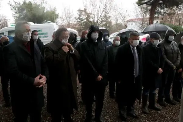 Topkapı Sarayı eski müdürü Filiz Çağman, Edirne'de toprağa verildi