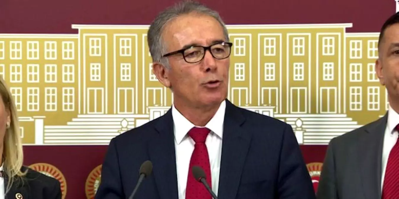 Ahat Andican kimdir, kaç yaşında? Prof. Dr. Ahat Andican nereli? Hayatı ve biyografisi!