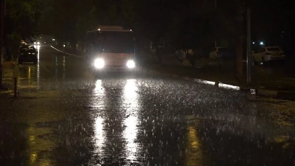 Antalya'da kuvvetli yağış etkili oldu