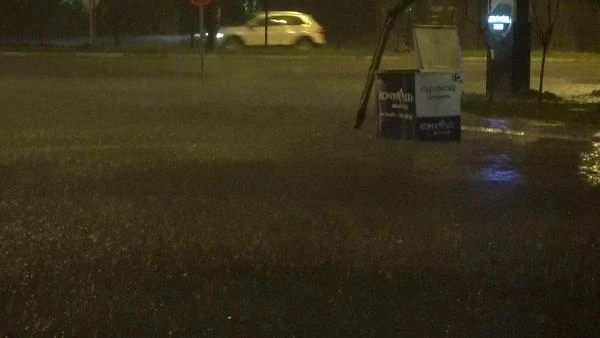 Antalya'da kuvvetli yağış etkili oldu