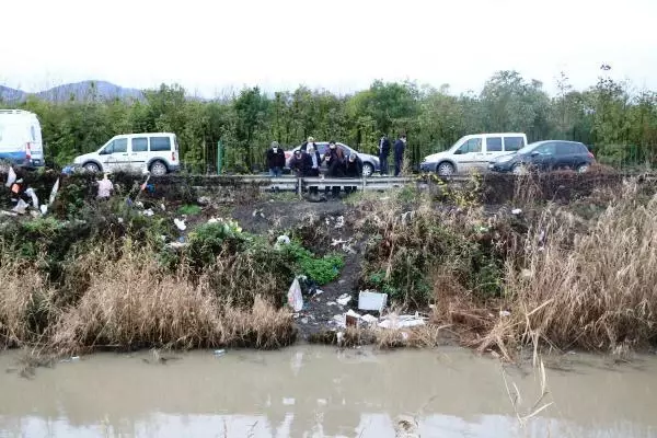İçi kemik ve et parçalarıyla dolu çantadan bir tane daha bulundu İçi kemik ve et parçalarıyla dolu çantadan bir tane daha bulundu