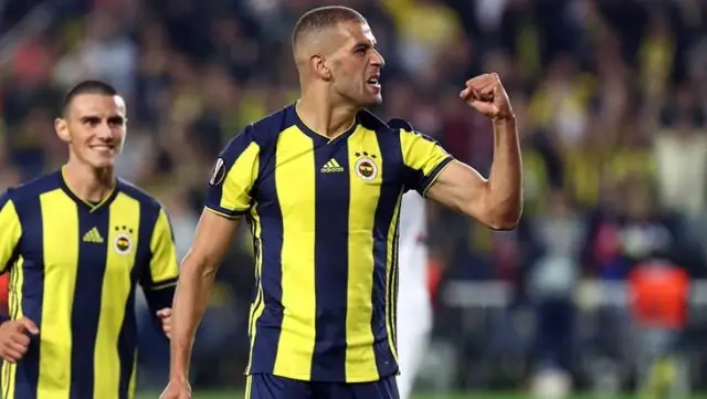 Islam Slimani, former Fenerbahçe scorer, transferred to Olympique Lyon Islam Slimani, former Fenerbahçe scorer, transferred to Olympique Lyon