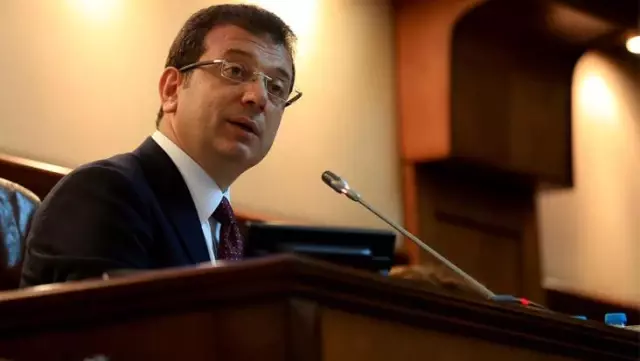 İBB Başkanı Ekrem İmamoğlu, belediyenin eski dönemine ilişkin 35 usulsüzlük dosyasını İçişleri Bakanlığı'na verdi İBB Başkanı Ekrem İmamoğlu, belediyenin eski dönemine ilişkin 35 usulsüzlük dosyasını İçişleri Bakanlığı'na verdi