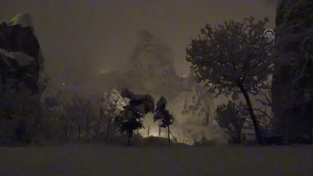 Kar yağışının ardından Kapadokya beyaza büründü