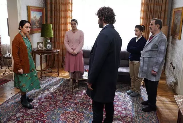 Masumlar Apartmanı'nda çok konuşulan sahne! Ezgi Mola, performansıyla izleyicilerden tam not aldı Masumlar Apartmanı'nda çok konuşulan sahne! Ezgi Mola, performansıyla izleyicilerden tam not aldı