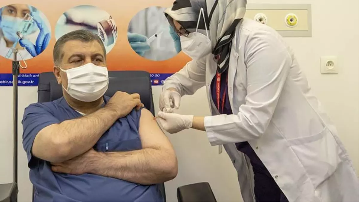 Son Dakika: Aşılama yarın başlıyor! Bakan Koca ve Bilim Kurulu üyeleri canlı yayında koronavirüs aşısı oldu