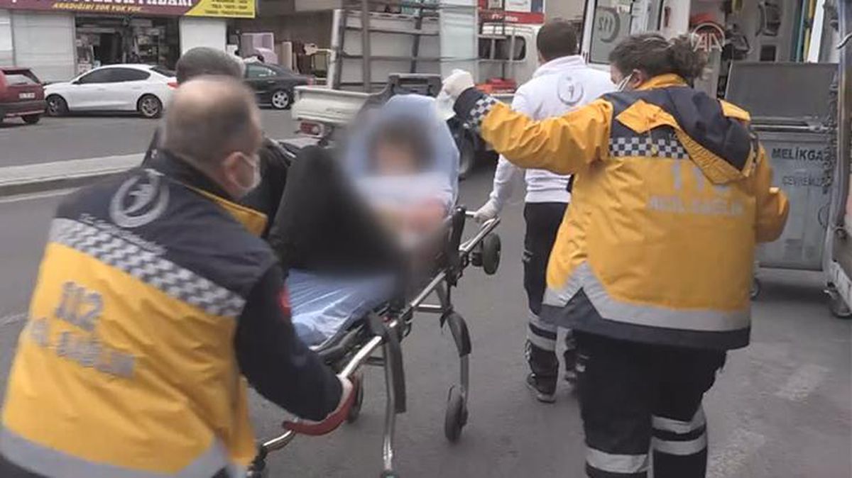 Suriye uyruklu bir şahıs, iki ablasını bıçakladı