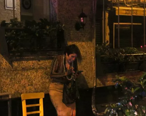 Taksim'de yangında mahsur kalan otel müşterilerini esnaf ve itfaiye kurtardı