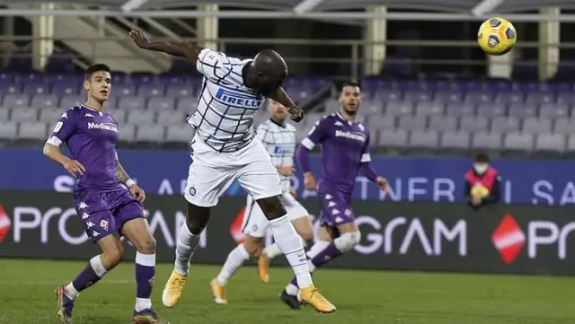Uzatma sonunda Fiorentina'yı 2-1 yenen Inter, kupada çeyrek finale çıktı Uzatma sonunda Fiorentina'yı 2-1 yenen Inter, kupada çeyrek finale çıktı