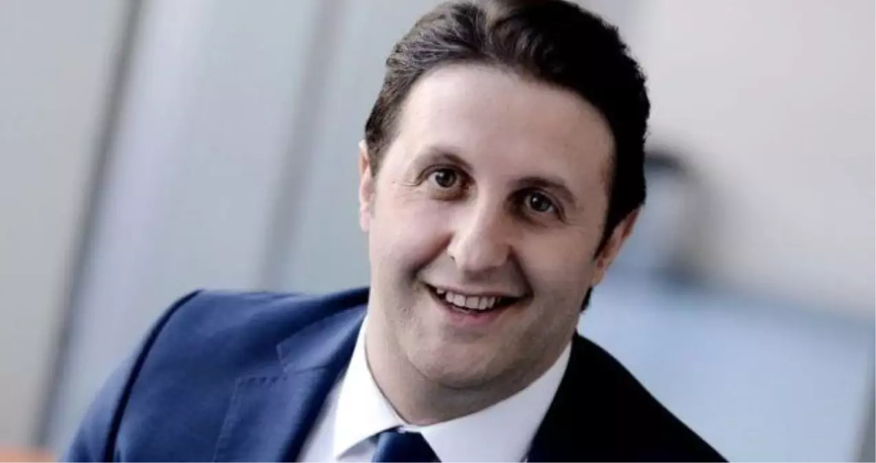 Yaparsın Aşkım sunucusu İlker Ayrık kimdir? İlker Ayrık kaç yaşında, nereli? Ne iş yapmaktadır? İlker Ayrık hayatı ve biyografisi nedir?
