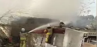 BAĞCILAR'DA 2 KATLI BİNANIN 2. KATI ALEV ALEV YANDI