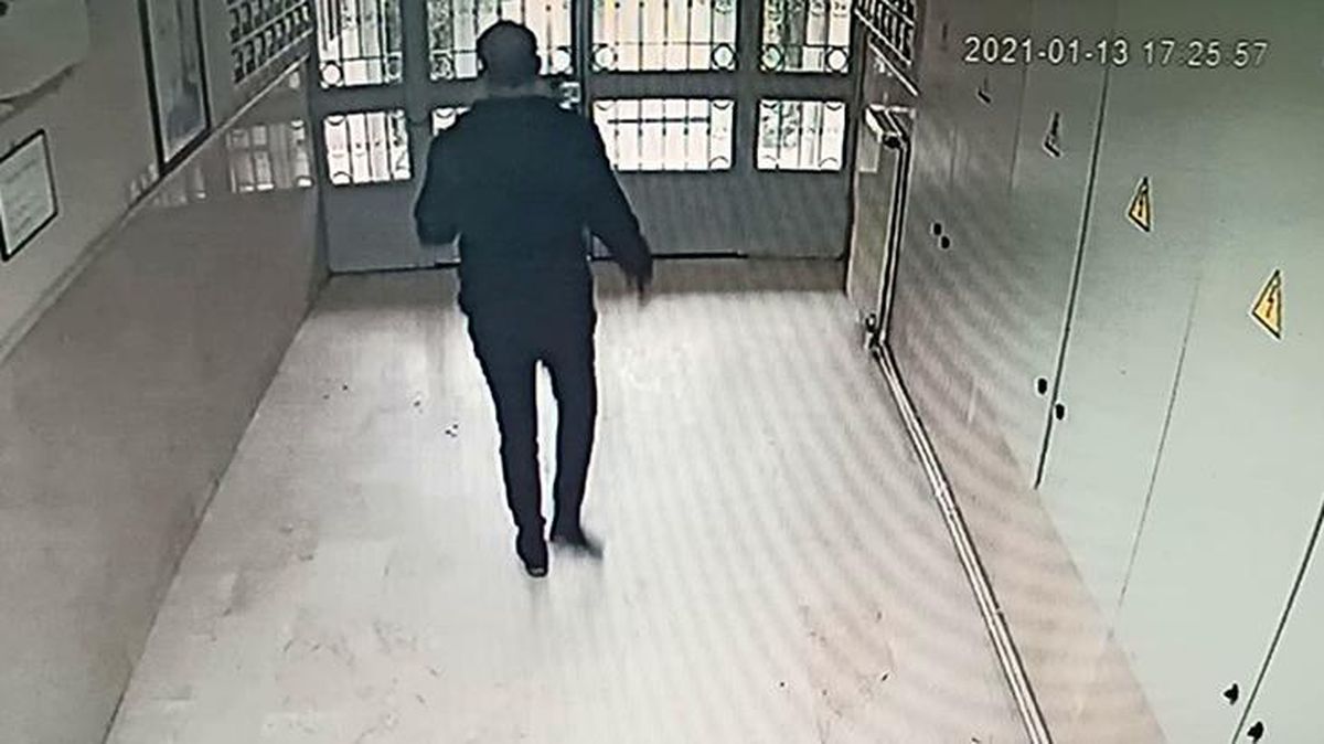 Eski sevgilisini bağlayıp evi yakan şahsın görüntüleri ortaya çıktı