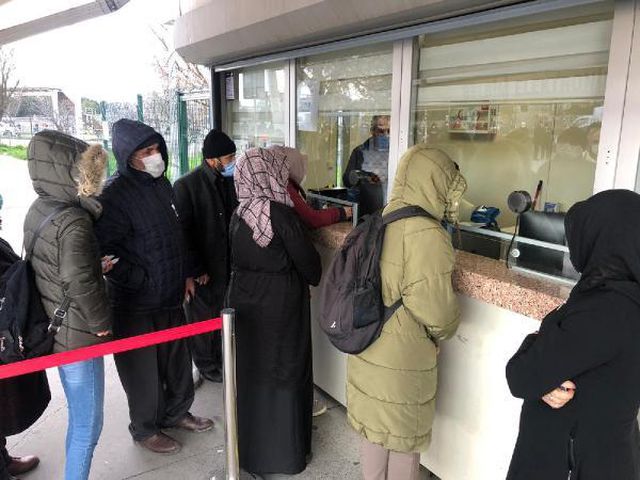 İstanbul'da HES kodu eşleştirmesinde son güne kalanlar uzun kuyruklar oluşturdu