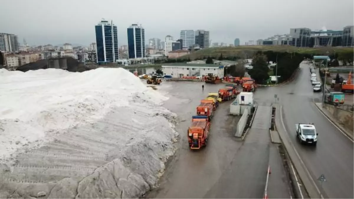Kartal'daki tuz dağı havadan fotoğraflandı