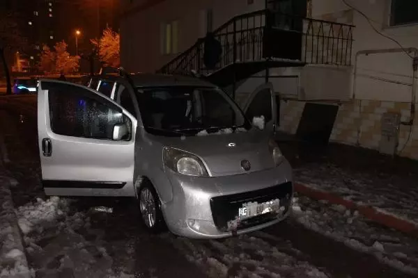Son dakika haberi | Kayseri'de polisin 'dur' ihtarına uymayan 3 şüpheli, aracı terk edip, yaya olarak kaçtı Son dakika haberi | Kayseri'de polisin 'dur' ihtarına uymayan 3 şüpheli, aracı terk edip, yaya olarak kaçtı