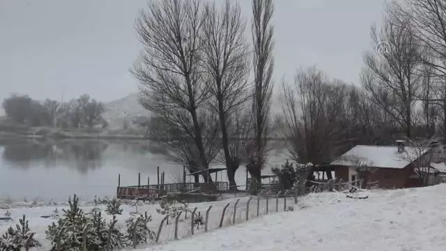 Kızılırmak ve Hafik Gölü beklenen karla buluştu Kızılırmak ve Hafik Gölü beklenen karla buluştu