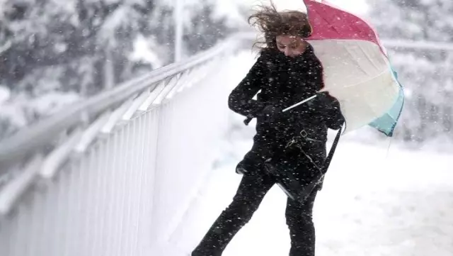 Meteoroloji'den sarı kodlu uyarı! İstanbul dahil birçok ilde teyakkuza geçildi Meteoroloji'den sarı kodlu uyarı! İstanbul dahil birçok ilde teyakkuza geçildi