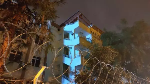 Osmaniye'de sağanak ve fırtına çatıları uçurdu, ağaçları devirdi Osmaniye'de sağanak ve fırtına çatıları uçurdu, ağaçları devirdi