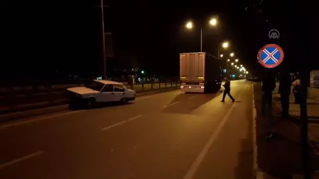 Otomobil ile tırın çarpışması sonucu 1 kişi yaralandı Otomobil ile tırın çarpışması sonucu 1 kişi yaralandı