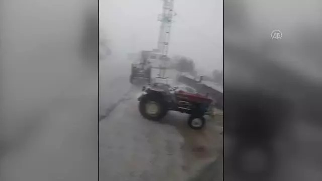 Sağanak ve dolu etkili oluyor (4) Sağanak ve dolu etkili oluyor (4)