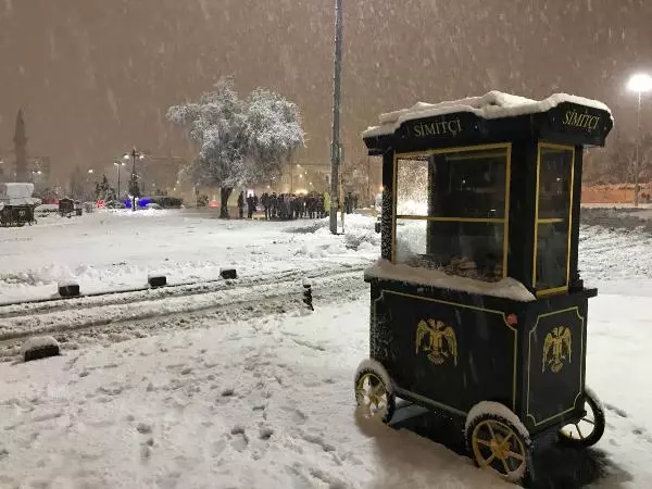 Sivas'ta, il protokolünün 'kar' sevinci Sivas'ta, il protokolünün 'kar' sevinci