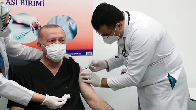 Son Dakika: Cumhurbaşkanı Erdoğan koronavirüs aşısı oldu