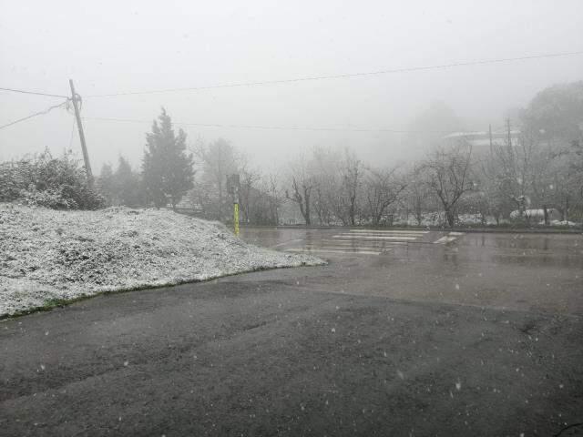 Last minute!  The expected snowfall in Istanbul started on the Anatolian side.