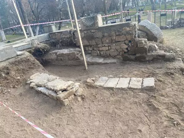 '1'inci Kılıçarslan'ın mezarının bulunmasında İbnü'l Ezrak, en önemli kaynak' '1'inci Kılıçarslan'ın mezarının bulunmasında İbnü'l Ezrak, en önemli kaynak'