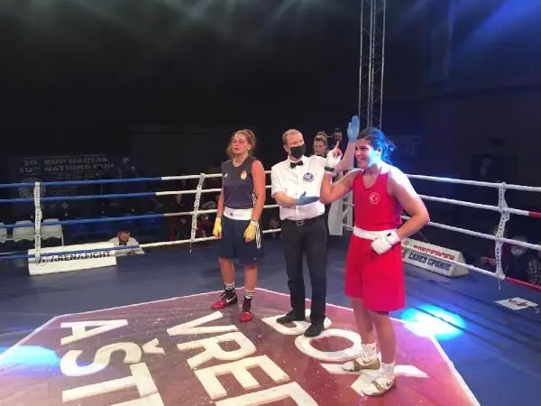 Busenaz Sürmeneli'den altın, Buse Naz Çakıroğlu'ndan gümüş madalya Busenaz Sürmeneli'den altın, Buse Naz Çakıroğlu'ndan gümüş madalya