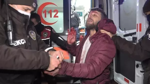 Son dakika haberi: Ağabeyini ve kendisini bıçakladı, teslim olmamak için polise direndi: 'Ben yaparım, beni tanıyan tanır' dedi Son dakika haberi: Ağabeyini ve kendisini bıçakladı, teslim olmamak için polise direndi: 'Ben yaparım, beni tanıyan tanır' dedi