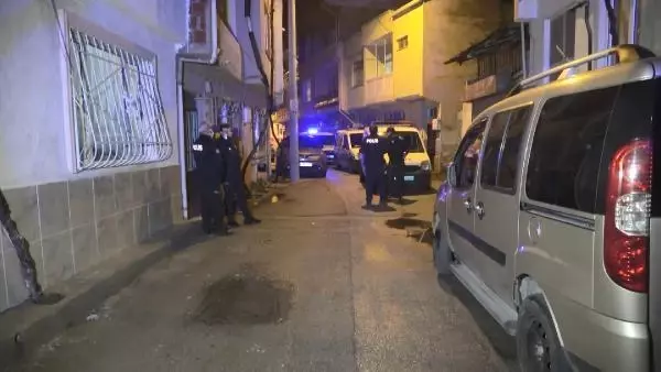 Son dakika haberi: Ağabeyini ve kendisini bıçakladı, teslim olmamak için polise direndi: 'Ben yaparım, beni tanıyan tanır' dedi Son dakika haberi: Ağabeyini ve kendisini bıçakladı, teslim olmamak için polise direndi: 'Ben yaparım, beni tanıyan tanır' dedi