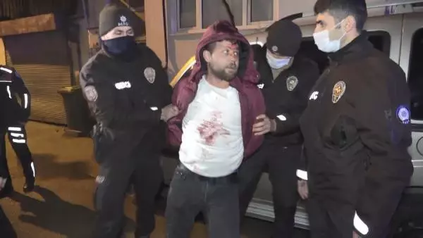 Son dakika haberi: Ağabeyini ve kendisini bıçakladı, teslim olmamak için polise direndi: 'Ben yaparım, beni tanıyan tanır' dedi Son dakika haberi: Ağabeyini ve kendisini bıçakladı, teslim olmamak için polise direndi: 'Ben yaparım, beni tanıyan tanır' dedi