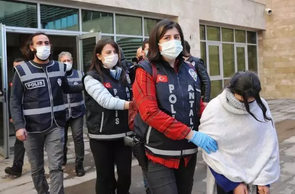 Altın Kızlar'dan 1 milyon liralık hırsızlık Altın Kızlar'dan 1 milyon liralık hırsızlık