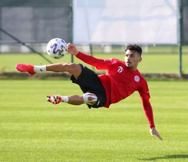 Antalyaspor 7 eksikle Trabzonspor sınavında Antalyaspor 7 eksikle Trabzonspor sınavında